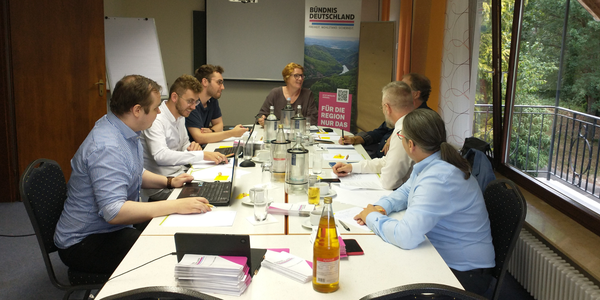 mitglieder1 (25) mitglieder1 (25)