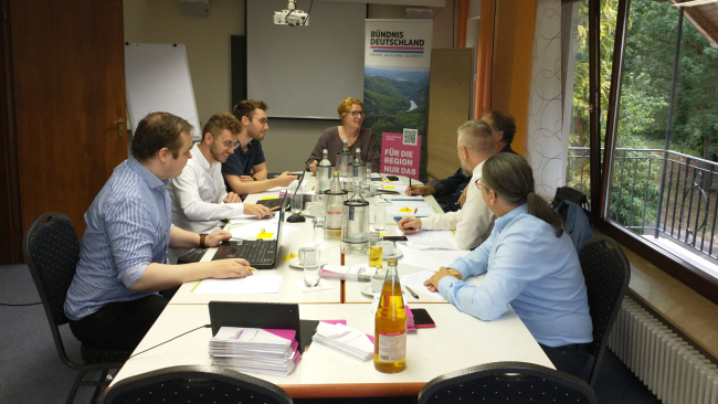 mitglieder1 (25) mitglieder1 (25)