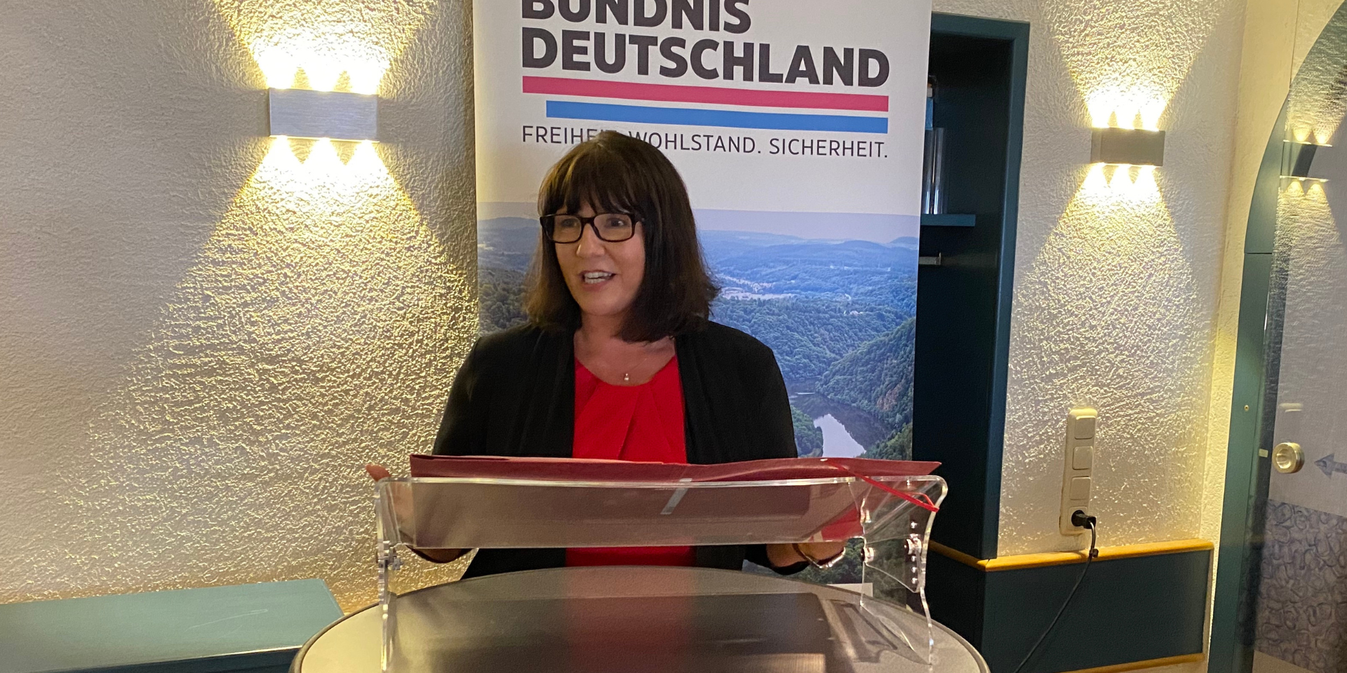 mitglieder1 (27) mitglieder1 (27)