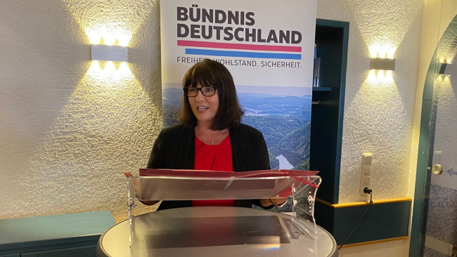 mitglieder1 (27) mitglieder1 (27)