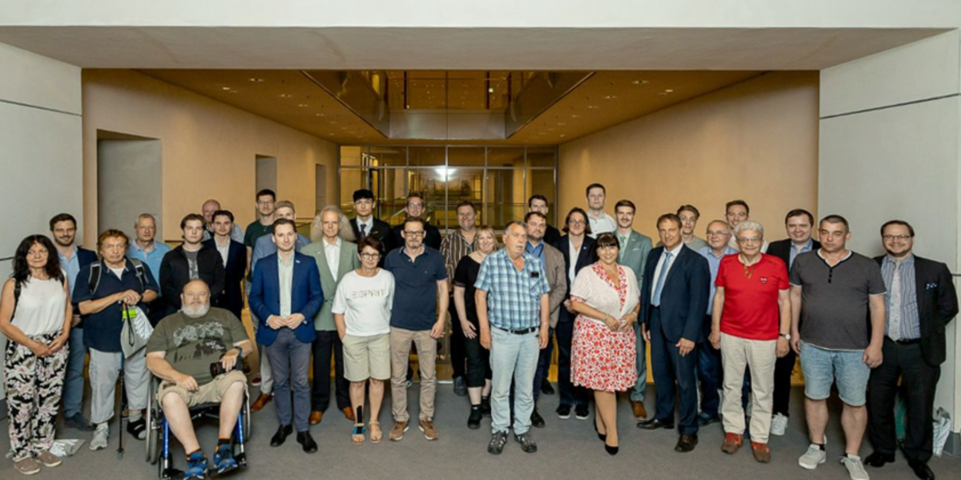 mitglieder1 (28) mitglieder1 (28)