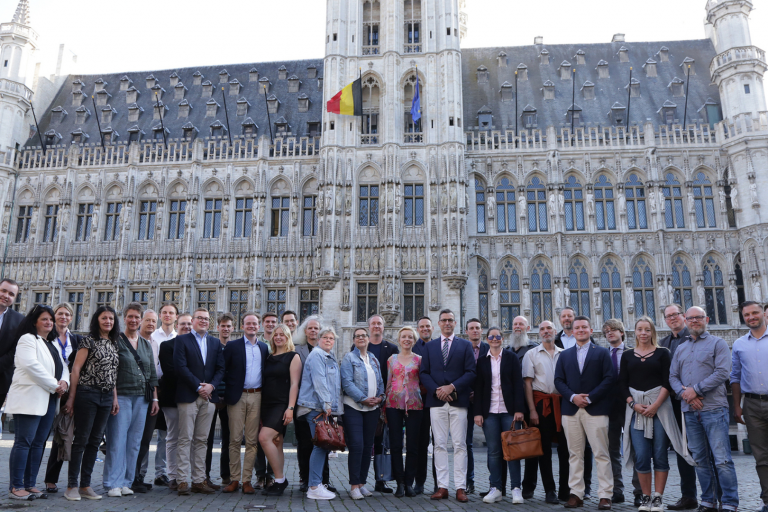 mitglieder1 (29) mitglieder1 (29)