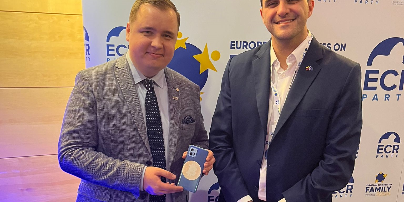 arniko meinhold ecr arniko meinhold ecr