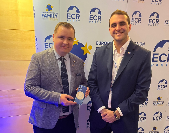 arniko meinhold ecr arniko meinhold ecr