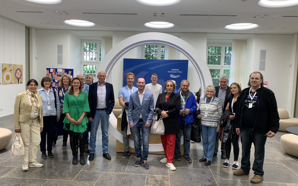 gruppenfoto landtagsbesuch juni 2025